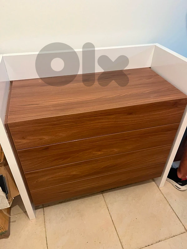 Chest of drawers