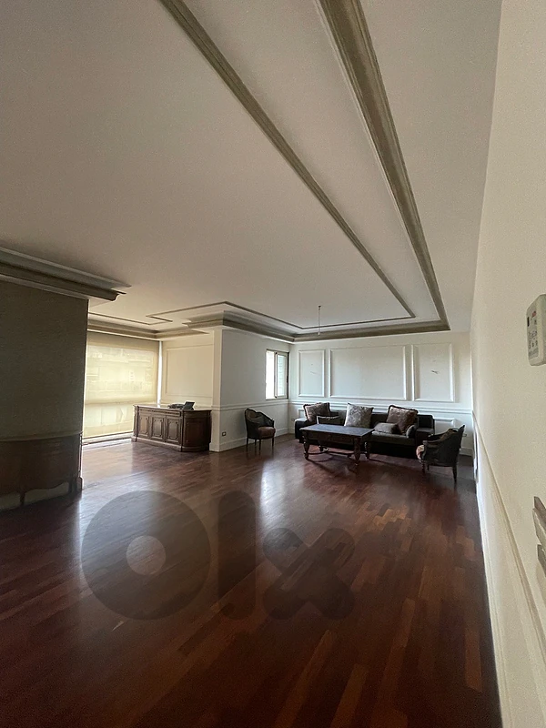 Apartment for Sale in Unesco شقة للبيع في منطقة الأونيسكو