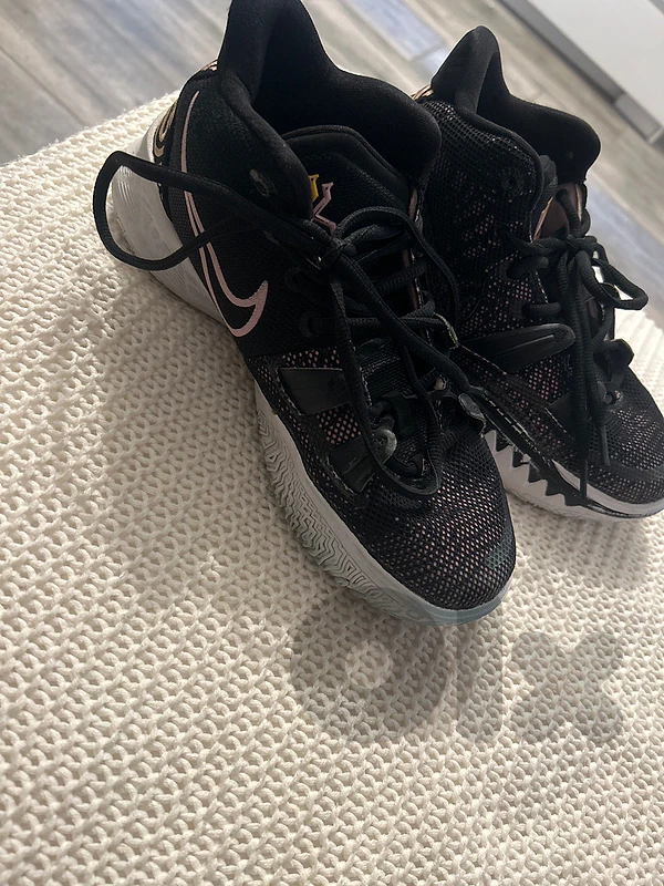 kyries size 40