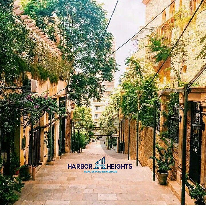 Restaurant for Sale in the heart of Gemmayze - مطعم للبيع في الجميزة