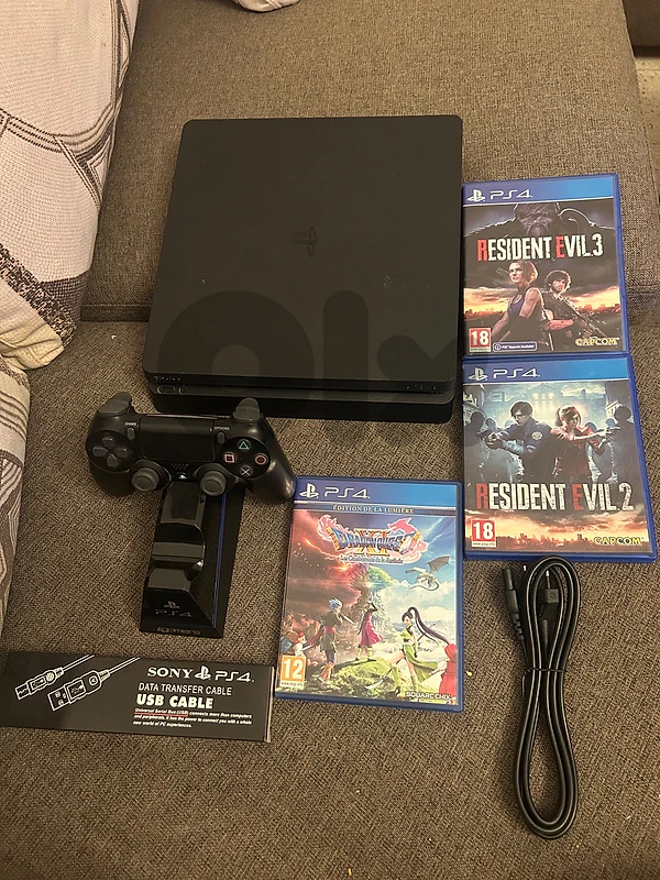 ps4 slim 500 gega still not sealed + 3 games