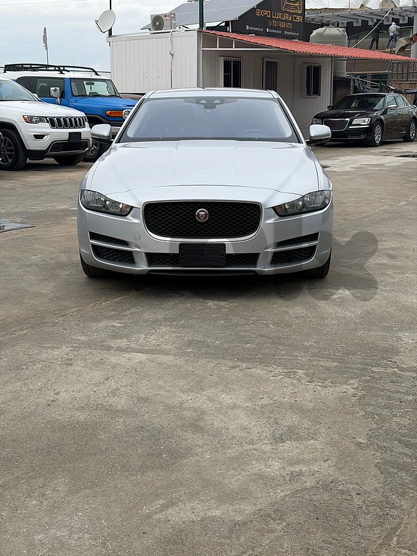Jaguar XE 2017 used like new
