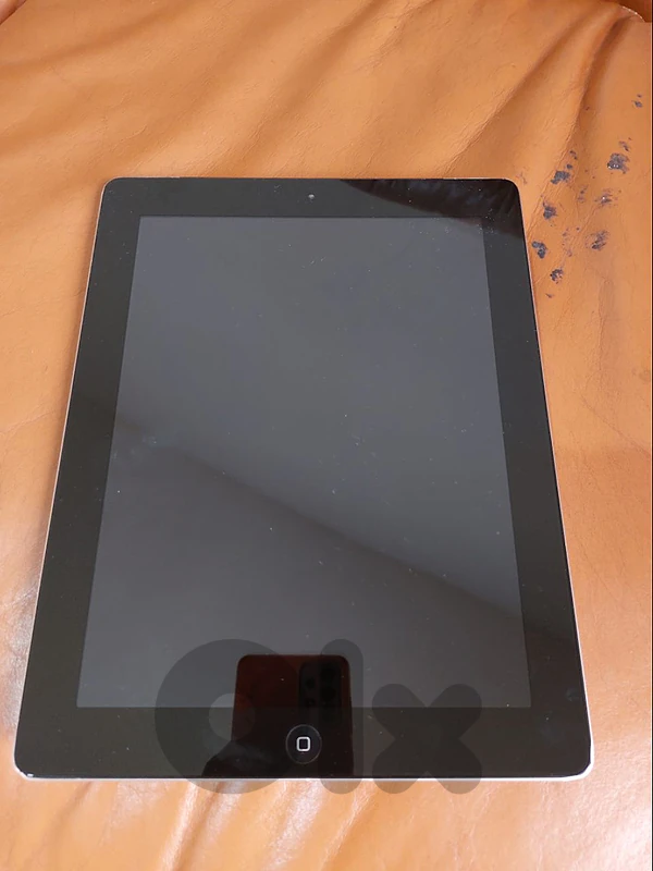 IPad 2 (64GB)  بحالة ممتازة