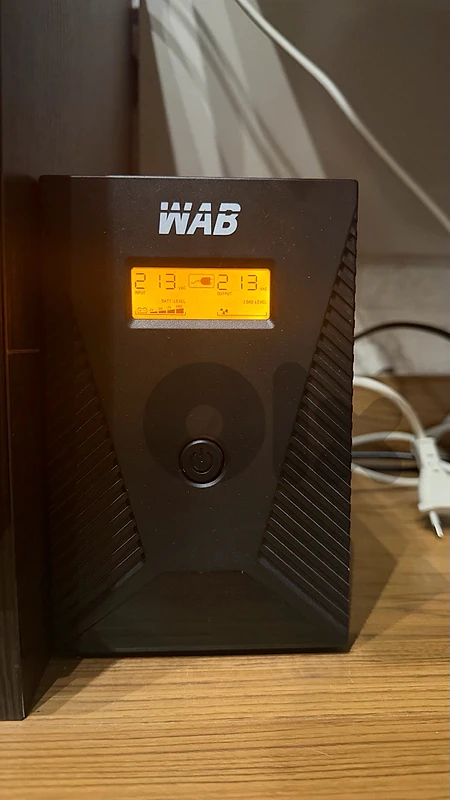 UPS 3000 VA like new UPS 3000 VA like new