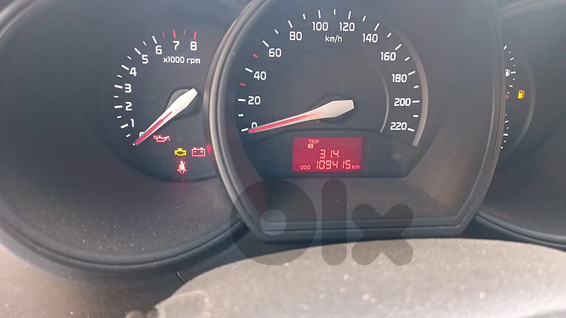 Kia Rio 2015 .