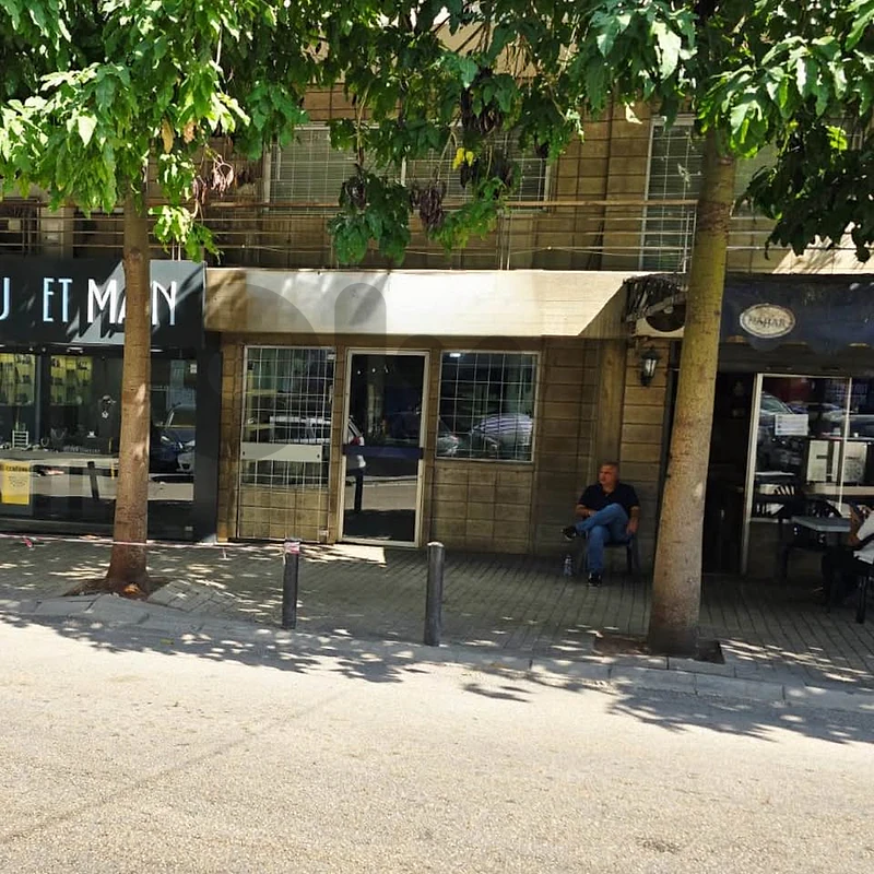 Jounieh Office/Shop for rent