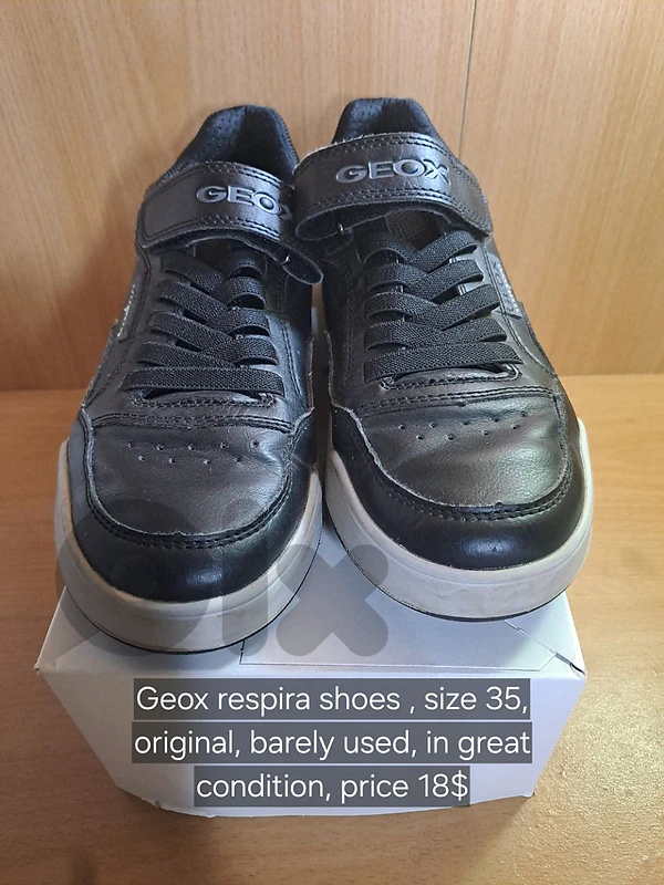 kids shoes Original - barely used excellent condition
