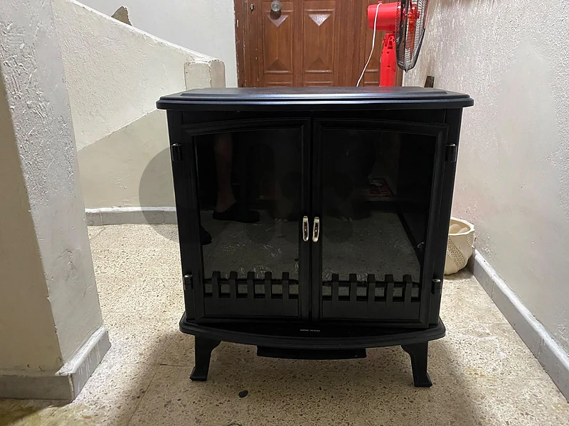 Electric Fireplace / Heater | مدفأة كهربائية