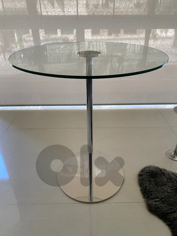 Round Bar table