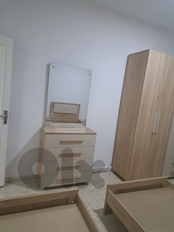 شفنيرة مع مراية جديدة من المعمل