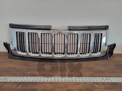 STAFF JEEP LAREDO 2011