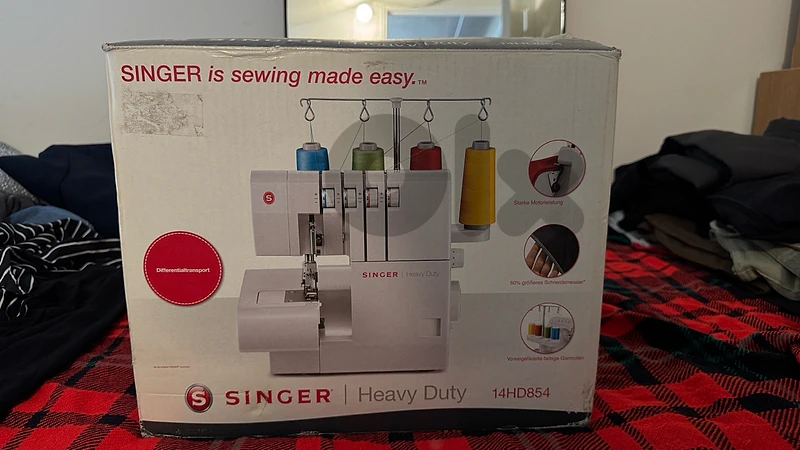 Singer Heavy Duty 4423 + 14HD854 Overlock – Excellent Condition