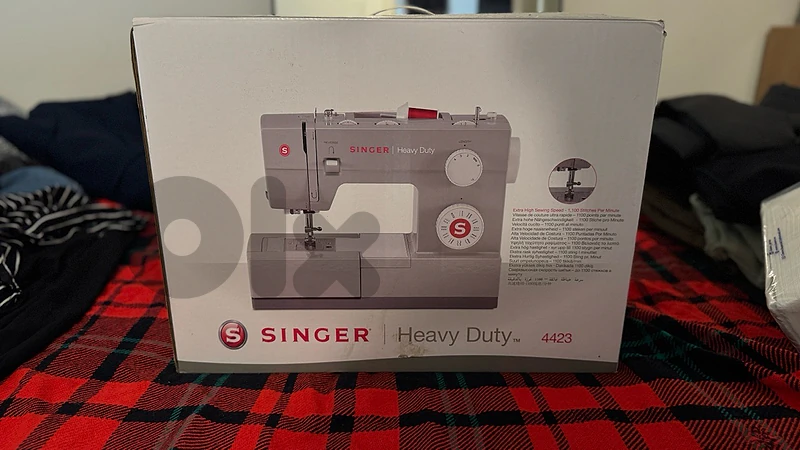 Singer Heavy Duty 4423 + 14HD854 Overlock – Excellent Condition