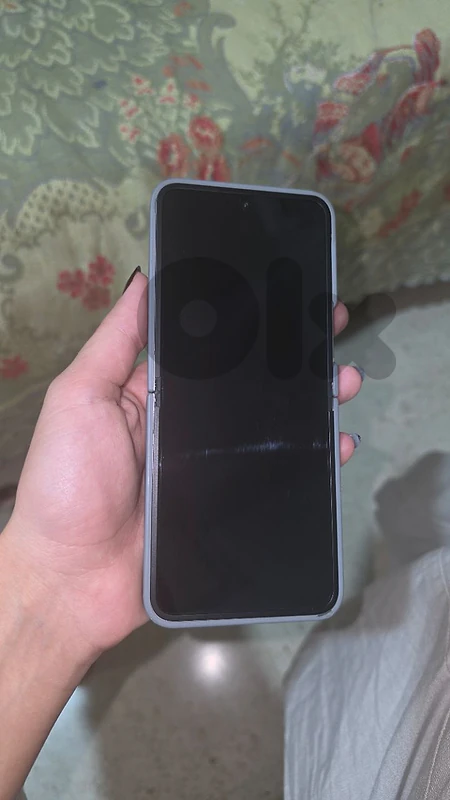 Samsung Galaxy Z Flip6 256GB - Silver Shadow - Like New