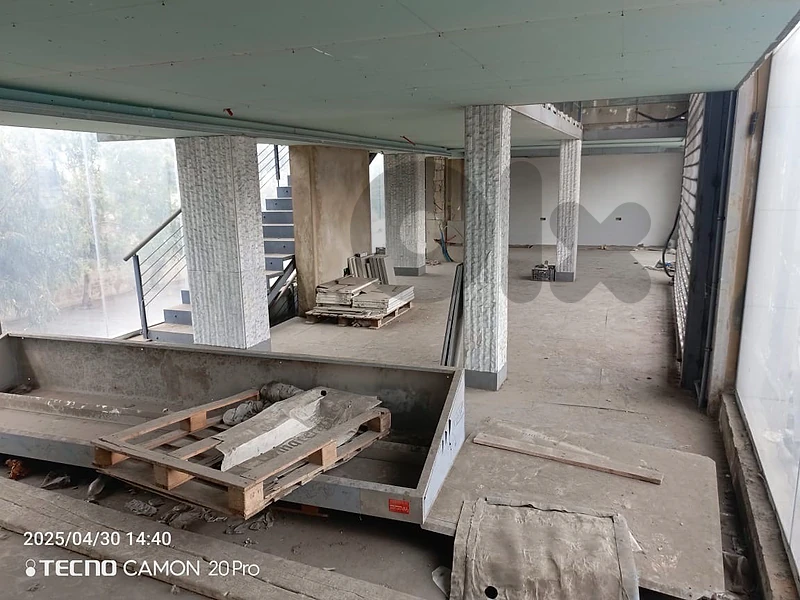 Shop for Sale in Khalde محل 280م للبيع في خلدة