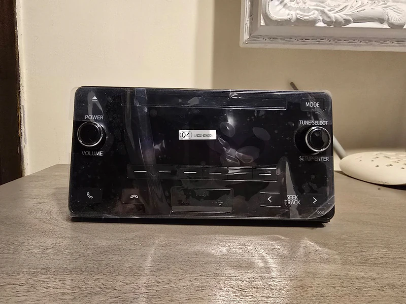 Toyota Original OEM Radio Fujitsu Ten 86120-F4010