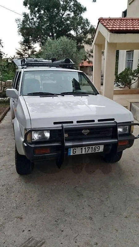 nissan  1993