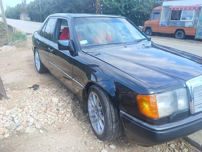 Mercedes 1990