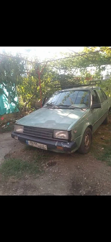nissan 1985