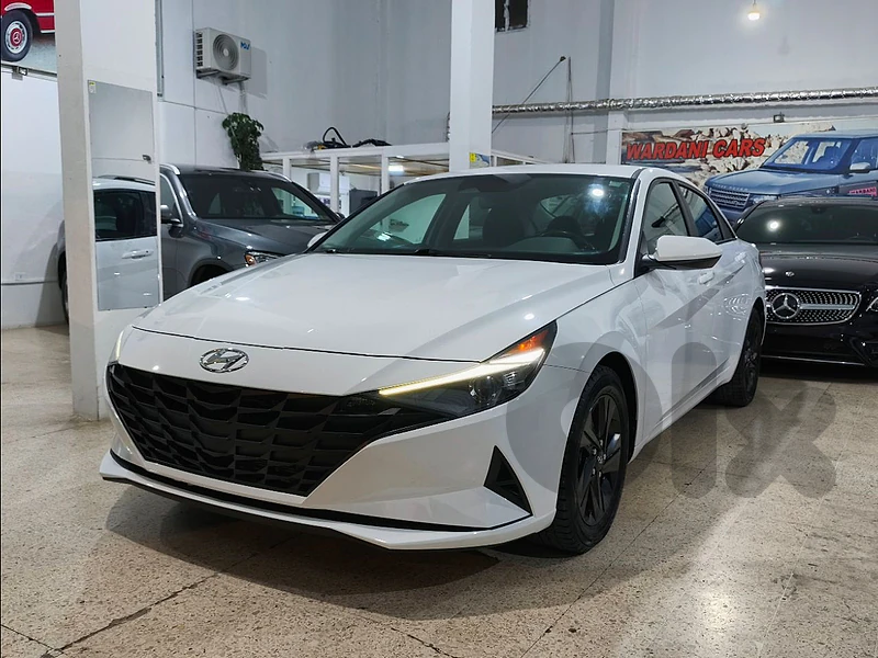 2022 HYUNDAI ELANTRA SEL (LOW MILEAGE)