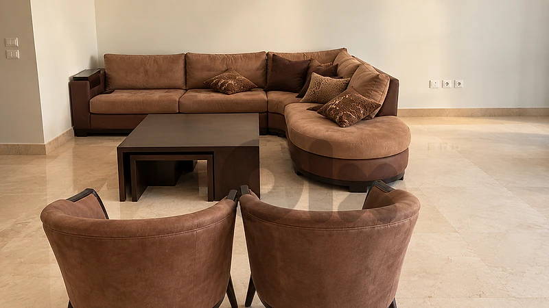 FULLY FURNISHED APT IN JNAH PRIME | 380SQ | 5 BEDS | JNR-542 M.M