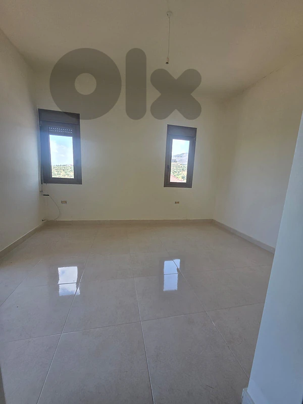 Spacious 155 sqm Apartment with Mountain View in Prime Amioun