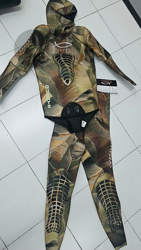 diving suit 5mm midium size not use 70115455 whatsup diving suit 5mm midium size not use 70115455 whatsup