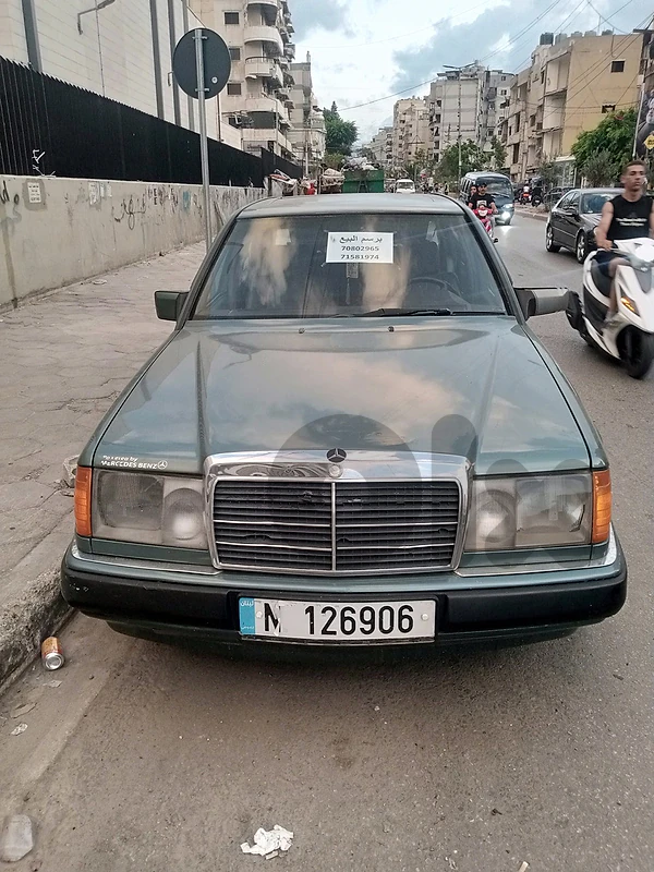 Mercedes-Benz 230