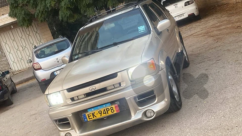 infiniti	2000