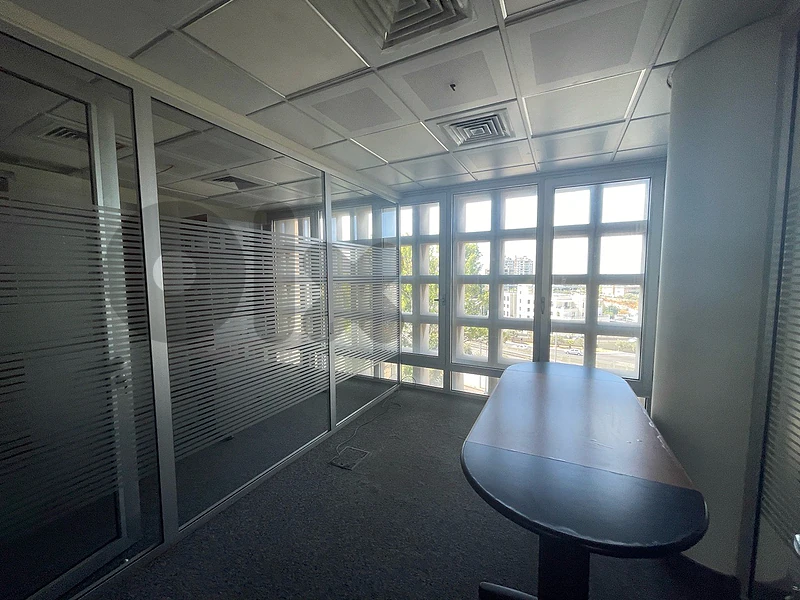 Office for rent in Hazmieh مكتب للايجار في الحارمية