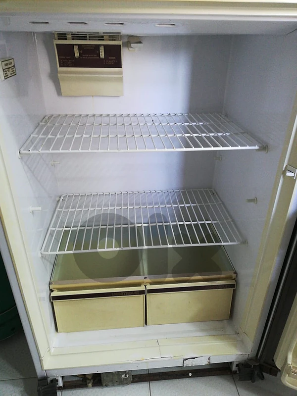 Used Two-Door Refrigerator – Shelves and Storage Drawers براد مستعمل