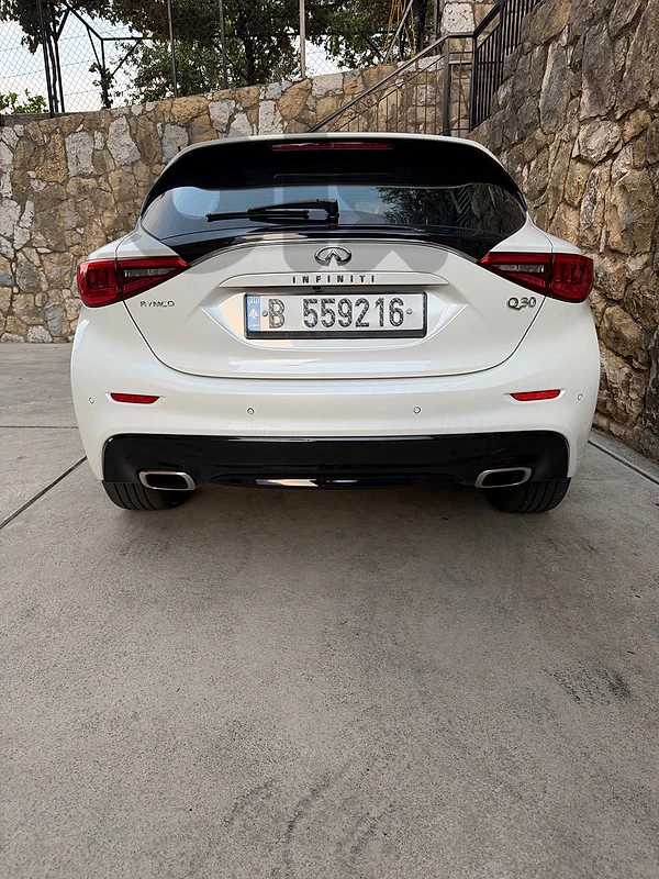 Infiniti Q series 2018 Q30
