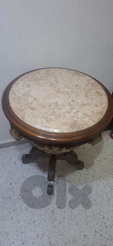 طاولة