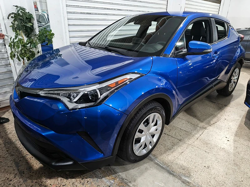 2019 TOYOTA C-HR LE (LOW MILEAGE)