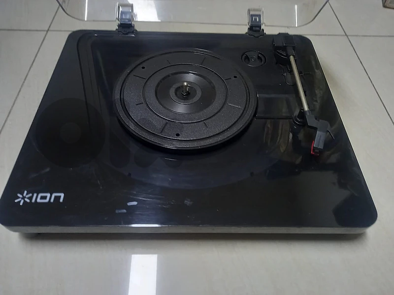 Ion Turntable