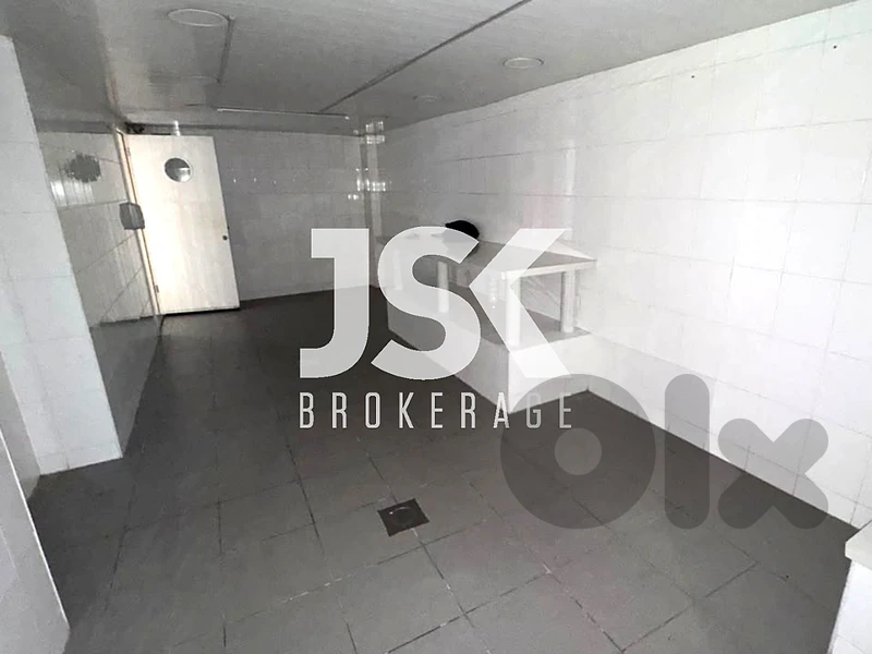 L22868 Commercial Space For Rent in Hamra, Ras Beirut