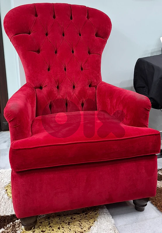 كرسيين فوتوي مخمل أحمر | Two Red Velvet Armchairs