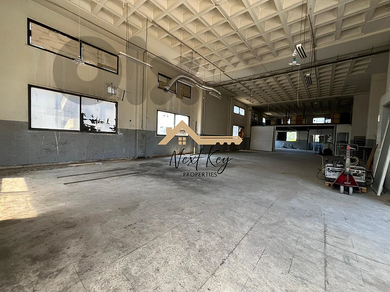 Industrial Warehouse for sale in Dekwaneh مستودع للبيع NKP#206