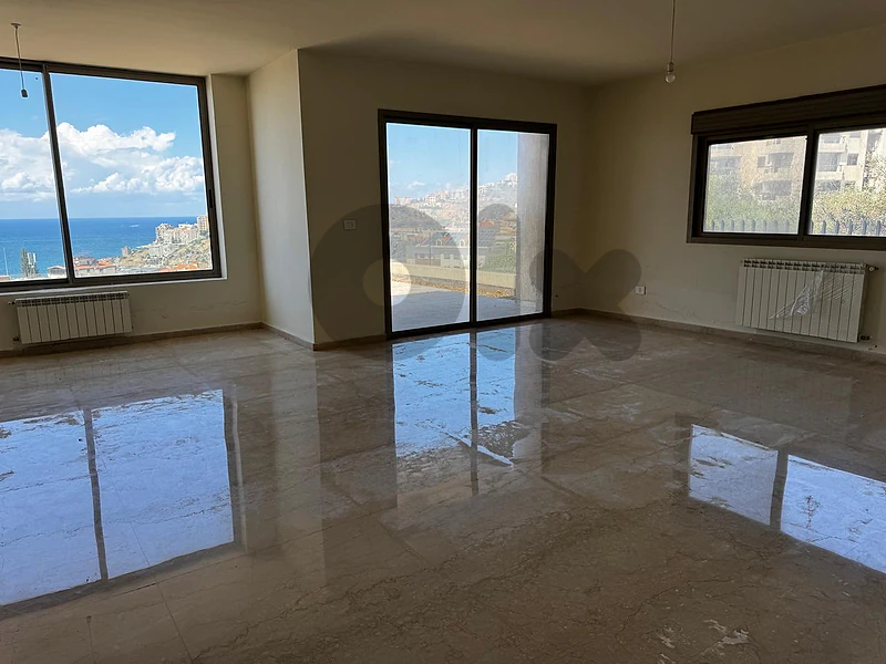 Luxury Apartment with Garden & Terrace for Sale in Kfarhbeb - 430sqm