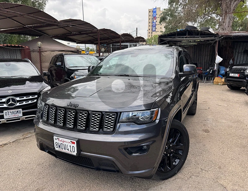 GRAND Cherokee 2018 ALTETUDE 4wl🔥fat7a🔥super clean✅81/882165☎️🔥