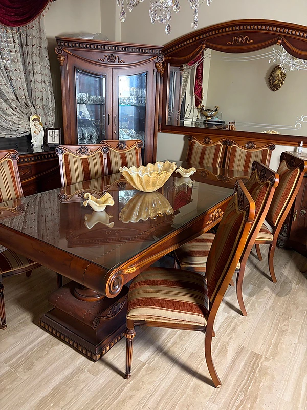 used like new dining room غرفة سفرة كلاسيك فخمة