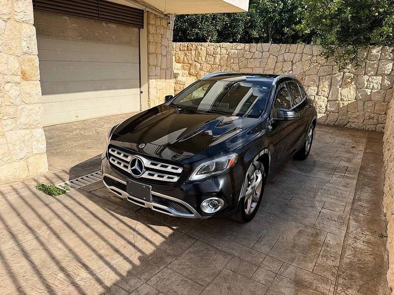 Mercedes-Benz GLA-Class 2018 250 4matic cleancarfax black in black