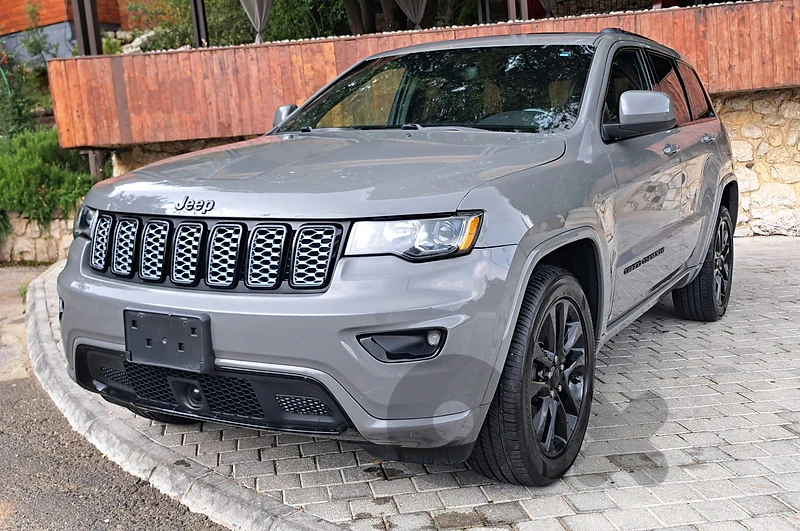 Jeep Grand Cherokee 2021 (Clean car fax 40000 miles)