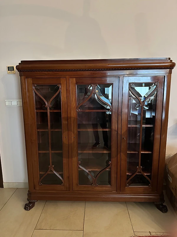 Caninet for Glasswear