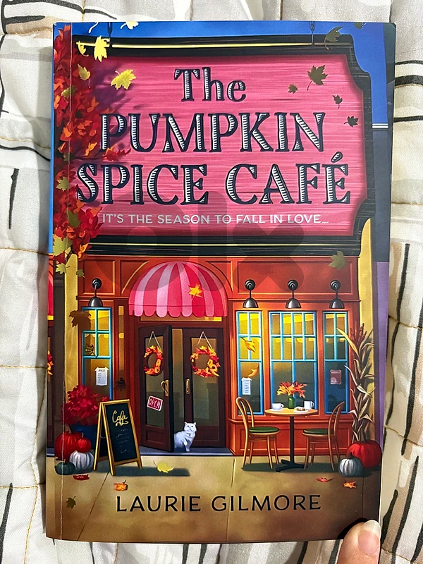 The Pumpkin Spice Cafe by Laurie Gilmore