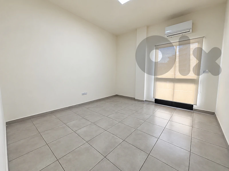 Unfurnished Office for Rent in Baouchriye MQZA048