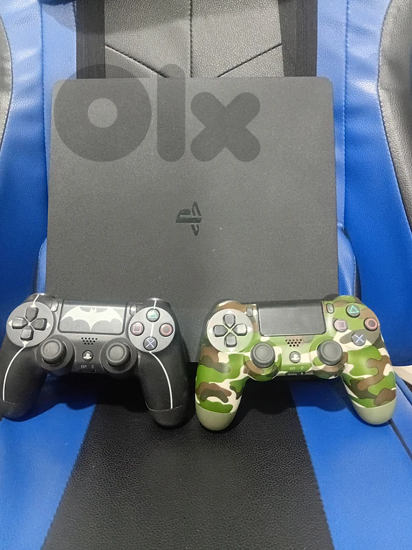Ps4 Slim jailbreaked + 2 Controllers