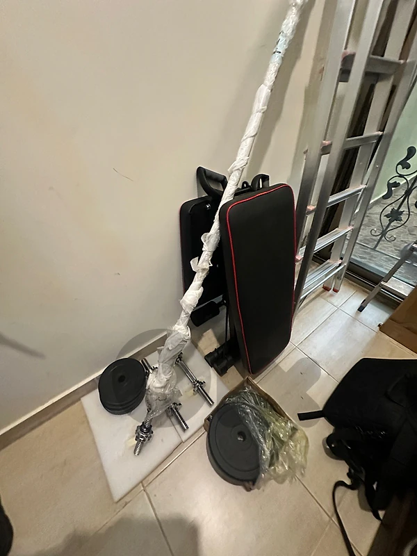 ️ طقم حديد كامل للـ Home Gym – Bench + Weights + Bars