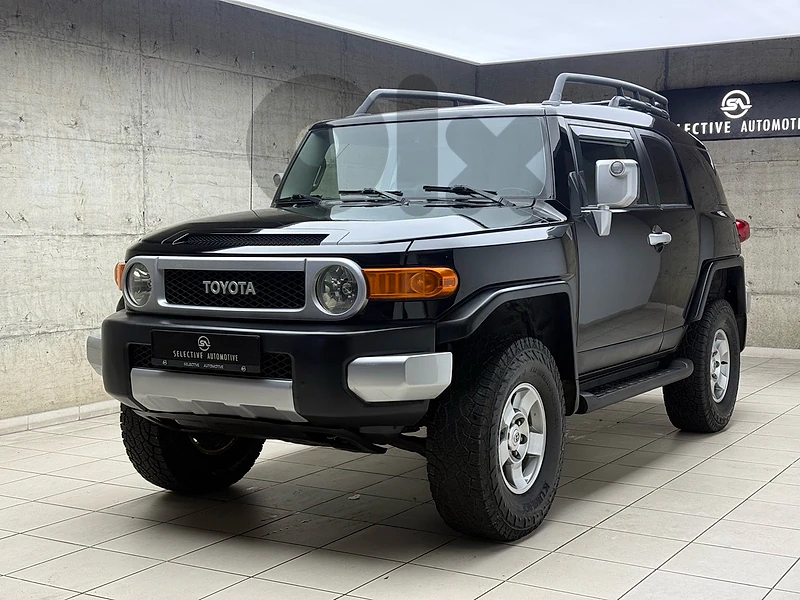 Toyota FJ Cruiser BUMC 1 Owner Full Specs