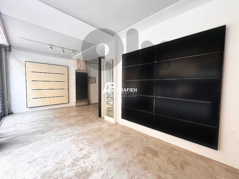 3 Floors - Shop/ Restaurant for Rent In Downtown